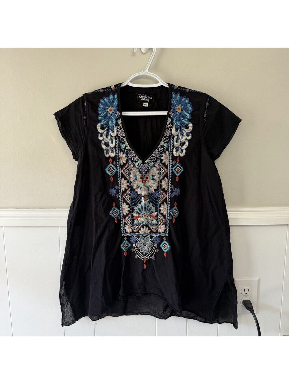 Johnny Was Drape V-Neck Short Sleeve Tunic Top Embroidered Floral Boho Sz XXS